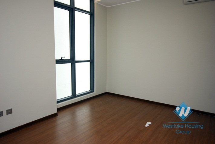 A 2 bedroom apartment for rent in Trang An Complex